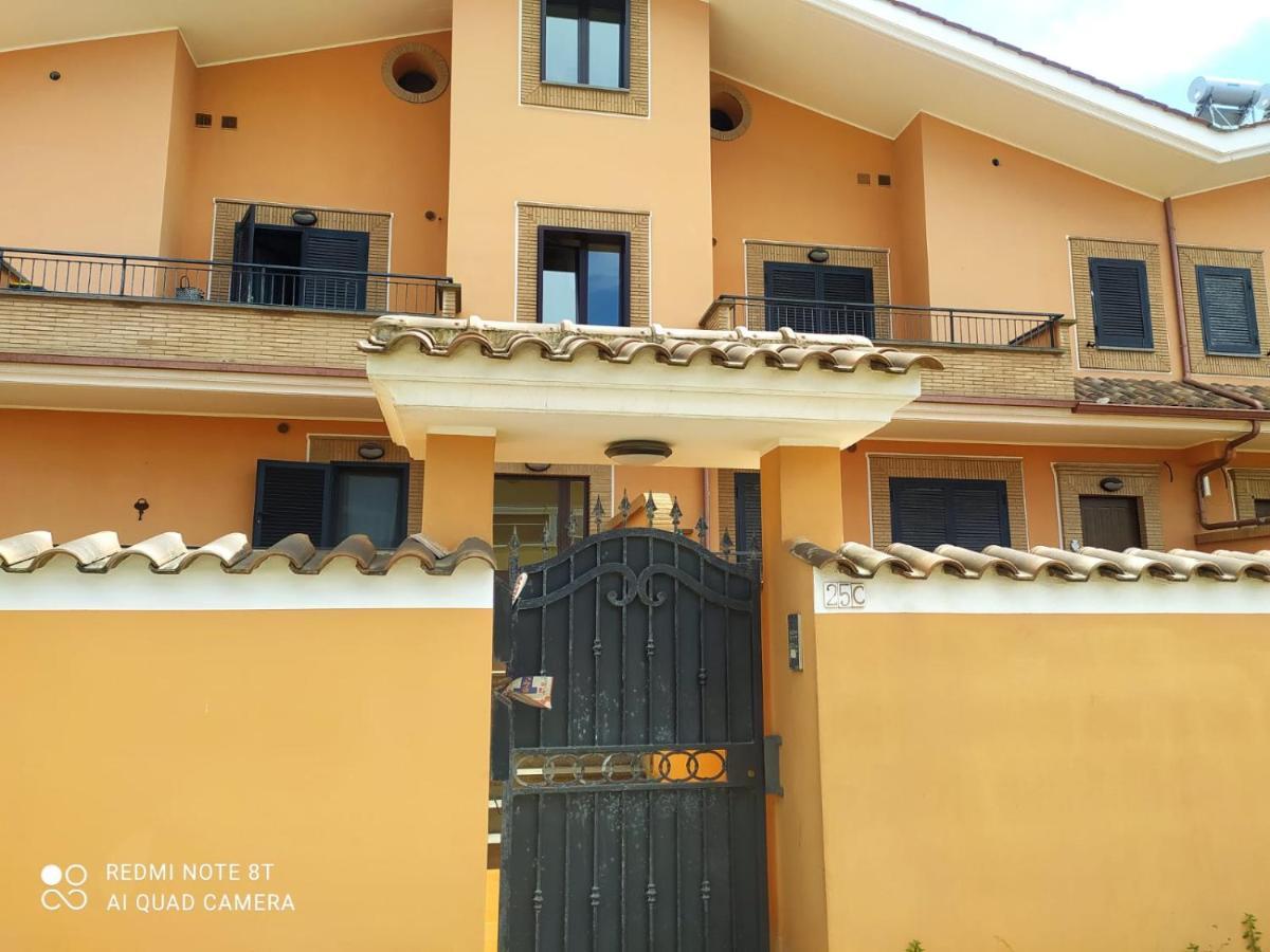 Casa Vacanza Indaco Fiumicino Exterior foto